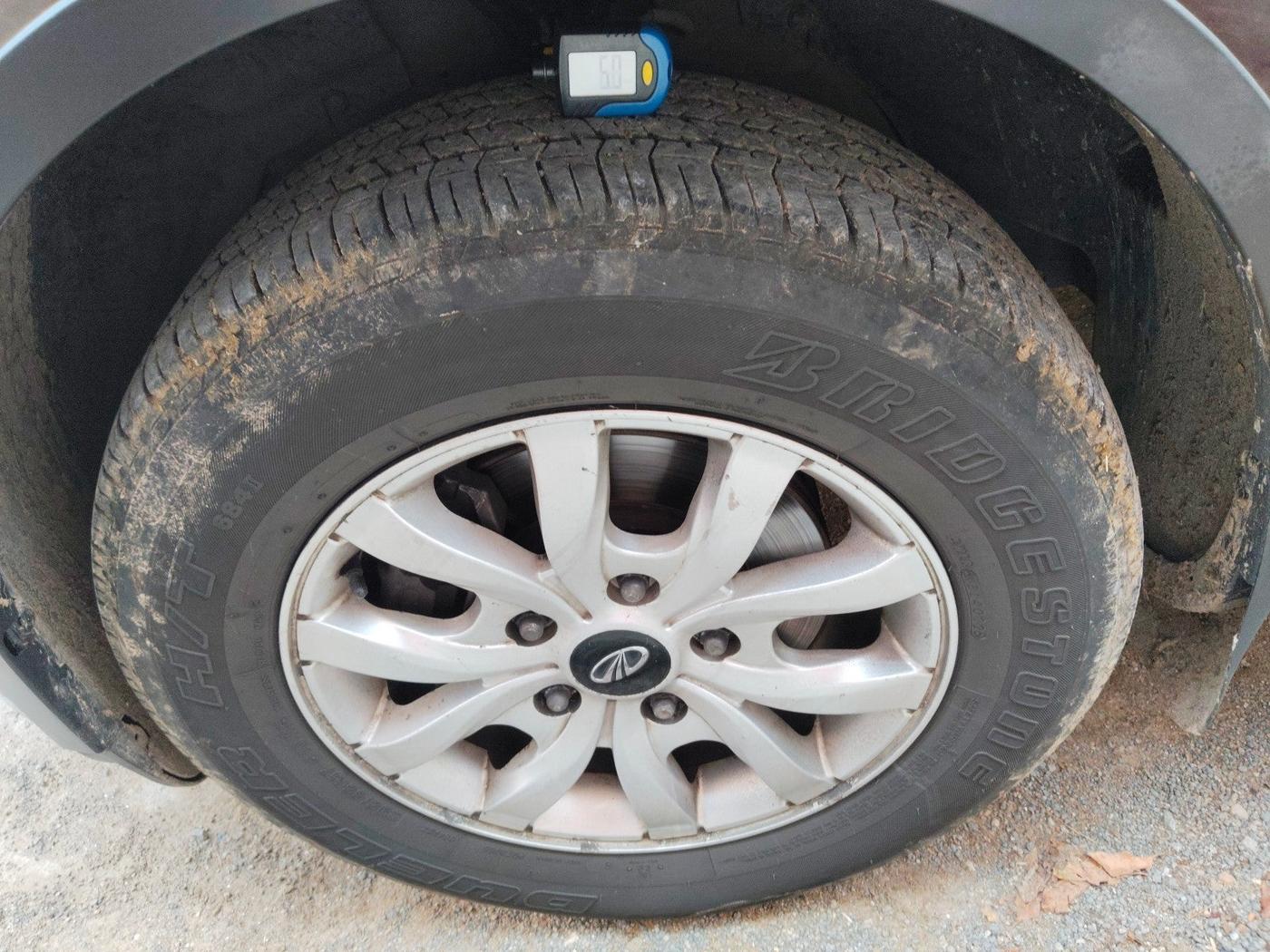2016 Mahindra XUV500 W8, Diesel, Manual, 1,41,013 km, tyre