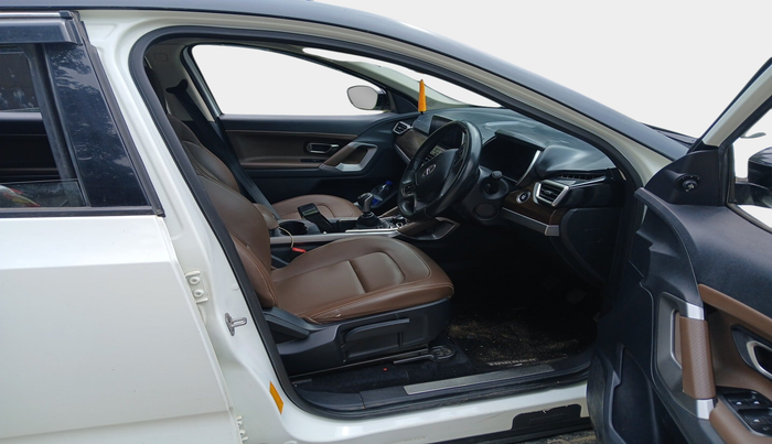 2021 Tata Harrier XZ 2.0L, Diesel, Manual, 43,884 km, interior