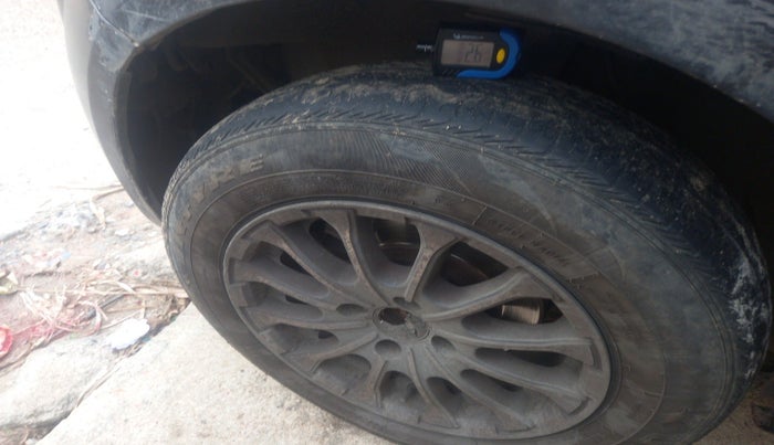 2012 Maruti Ritz VDI, Diesel, Manual, 1,22,551 km, tyre