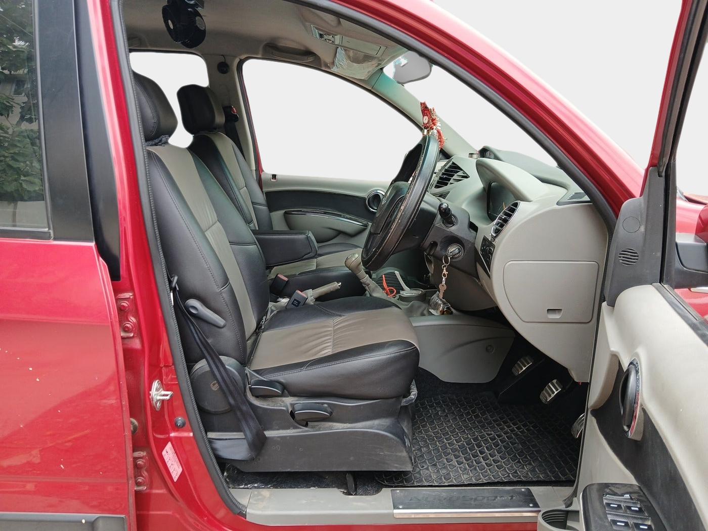2016 Mahindra NUVOSPORT N8, Diesel, Manual, 28,185 km, interior