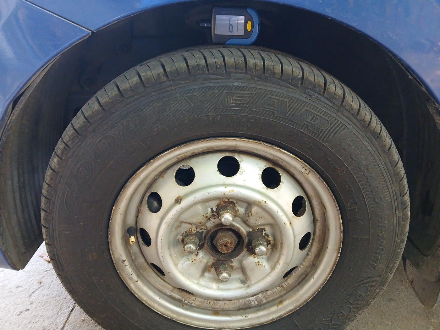 2013 Hyundai Eon D-LITE+, Petrol, Manual, 98,568 km, tyre