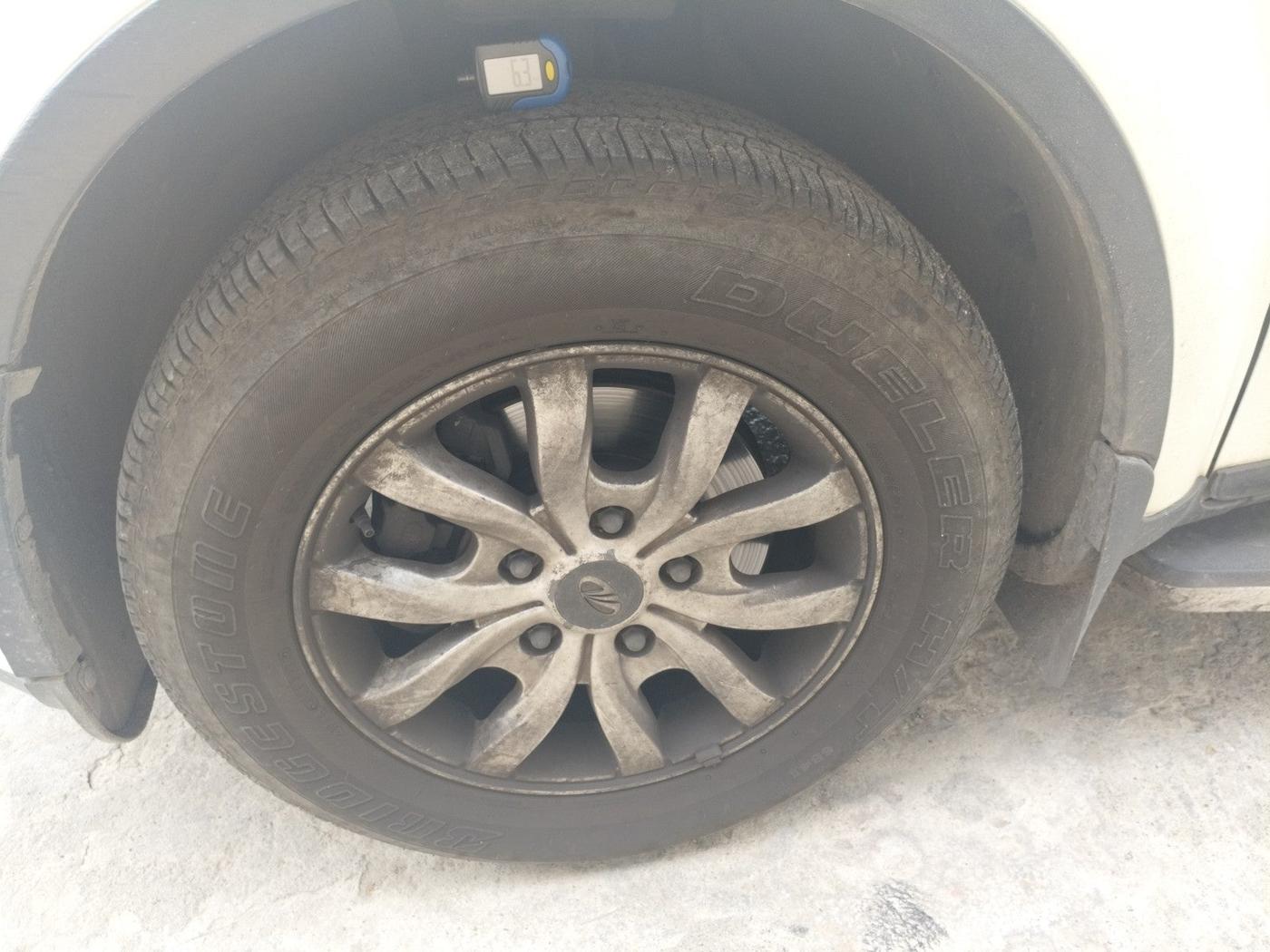 2016 Mahindra XUV500 W10, Diesel, Manual, 67,394 km, tyre