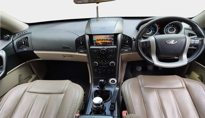 2016 Mahindra XUV500 W8, Diesel, Manual, 94,393 km, interior