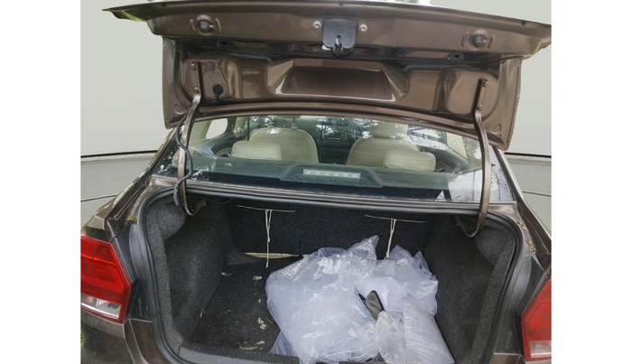 2016 Volkswagen Ameo COMFORTLINE 1.2L, Petrol, Manual, 1,05,711 km, exterior