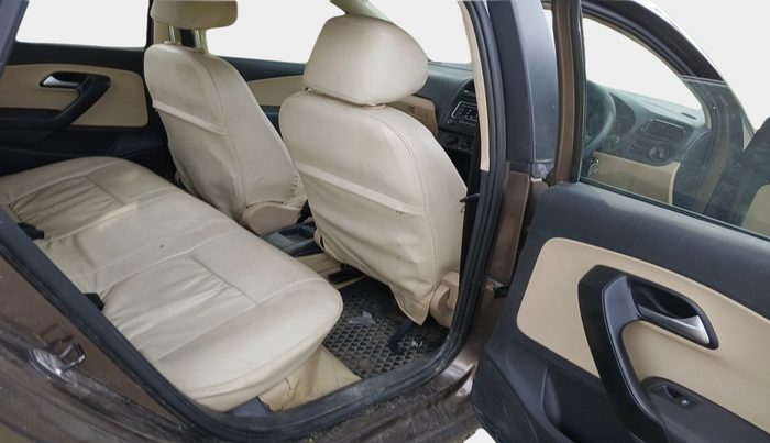 2016 Volkswagen Ameo COMFORTLINE 1.2L, Petrol, Manual, 1,05,711 km, interior