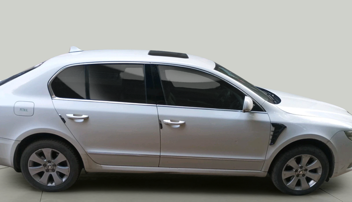 2013 Skoda Superb ELEGANCE 1.8 TSI AT, Petrol, Automatic, 1,88,870 km, exterior