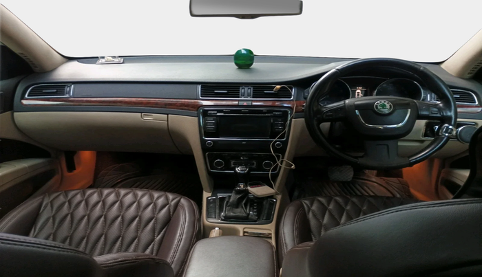 2013 Skoda Superb ELEGANCE 1.8 TSI AT, Petrol, Automatic, 1,88,870 km, interior