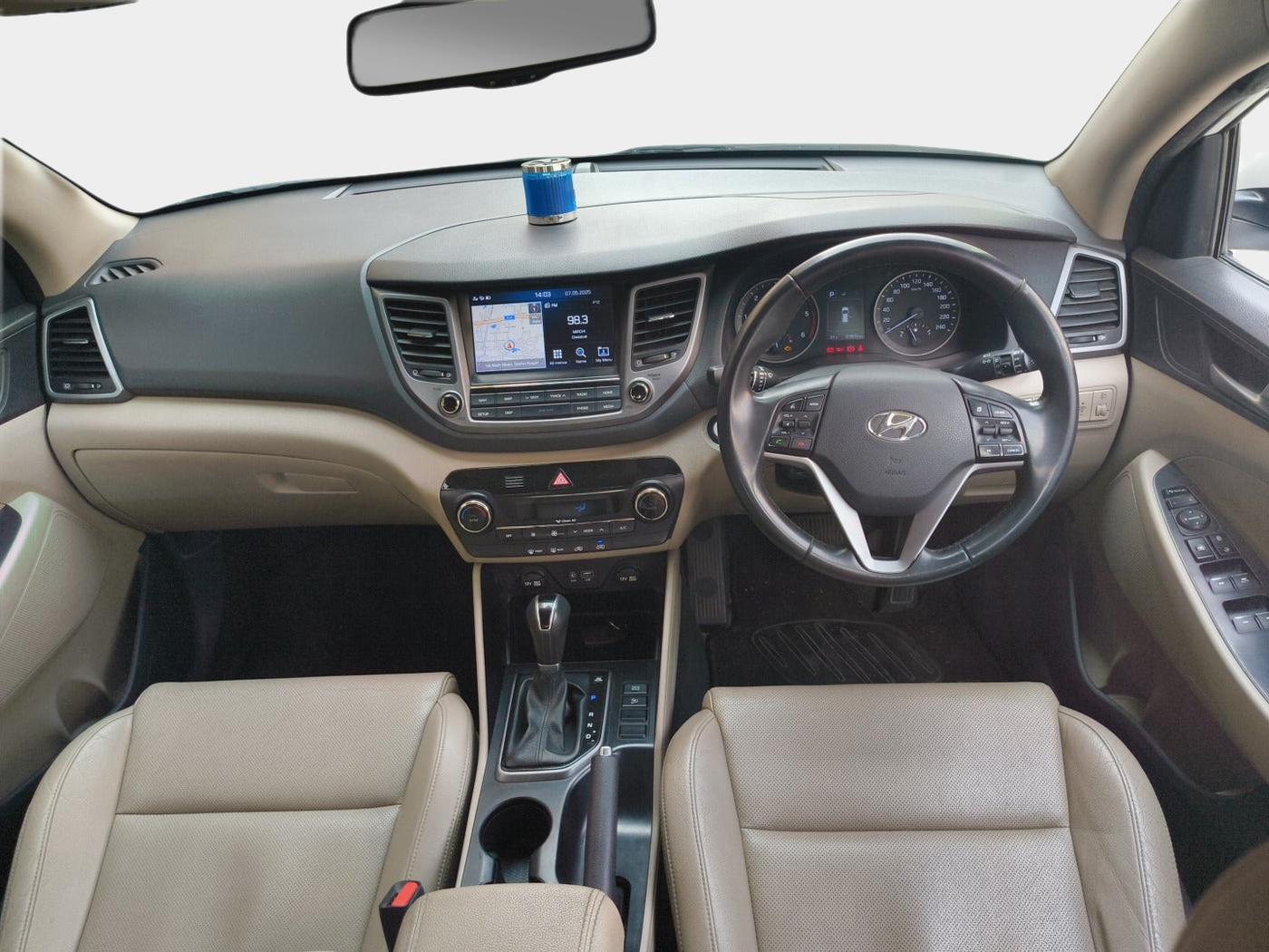 2018 Hyundai Tucson 2WD AT GL DIESEL
, Diesel, Automatic, 1,23,974 km, interior