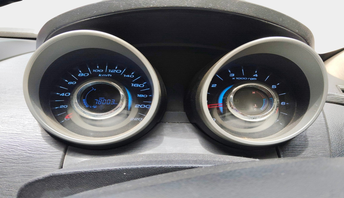 2016 Mahindra XUV500 W10, Diesel, Manual, 80,600 km, interior