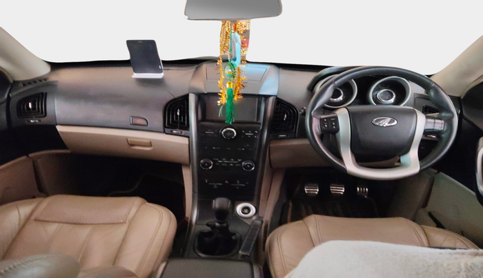 2016 Mahindra XUV500 W10, Diesel, Manual, 80,600 km, interior
