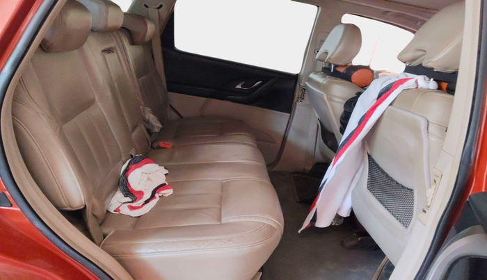 2016 Mahindra XUV500 W10, Diesel, Manual, 80,600 km, interior