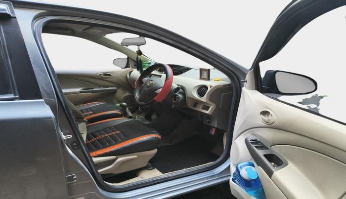 2015 Toyota Etios Liva G, Petrol, Manual, 59,578 km, interior