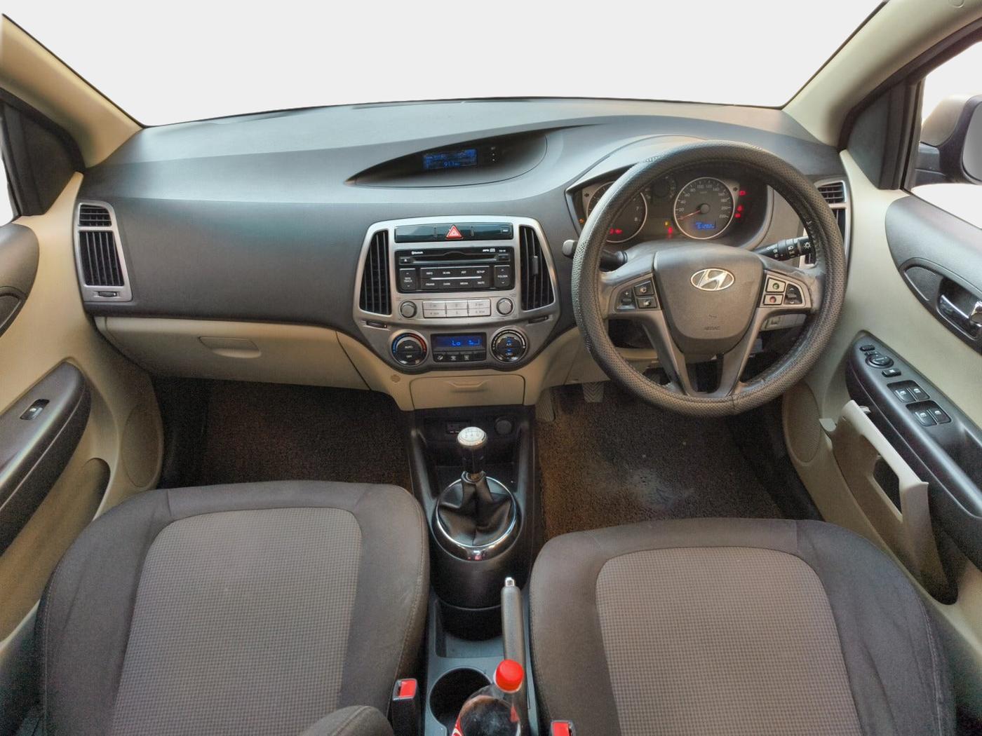2013 Hyundai i20 SPORTZ 1.2, Petrol, Manual, 61,284 km, interior