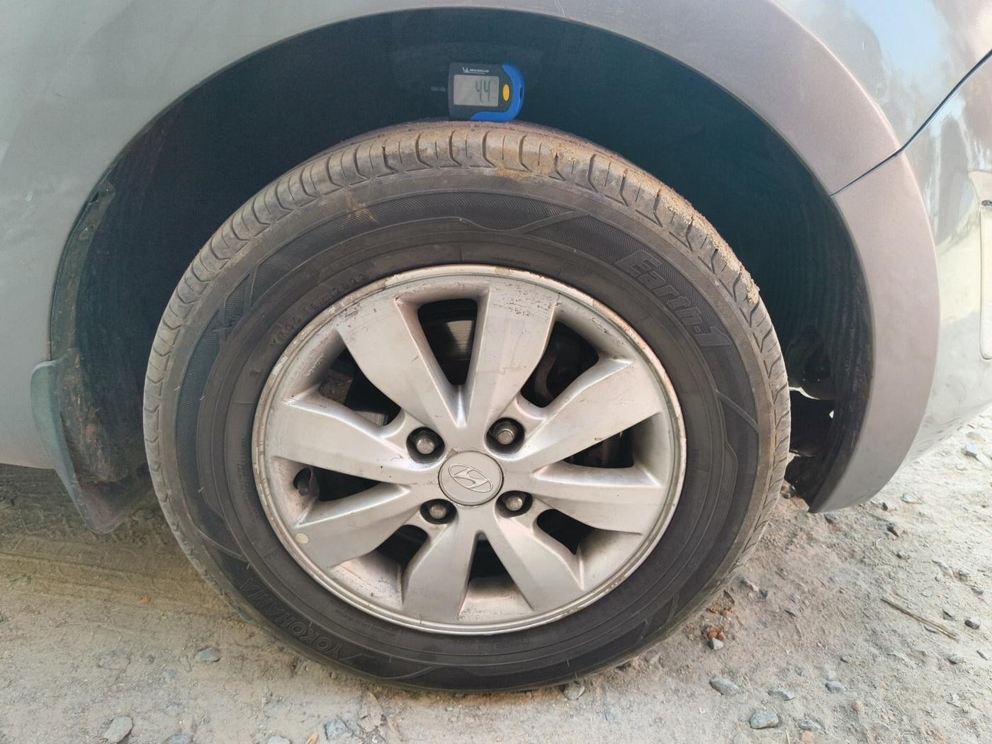 2013 Hyundai i20 SPORTZ 1.2, Petrol, Manual, 61,284 km, tyre