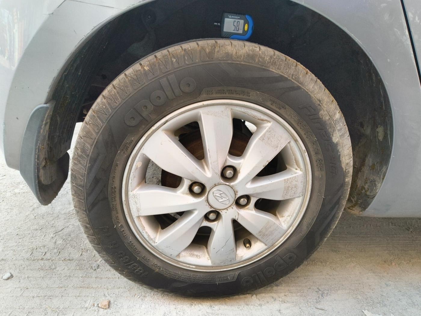 2013 Hyundai i20 SPORTZ 1.2, Petrol, Manual, 61,284 km, tyre