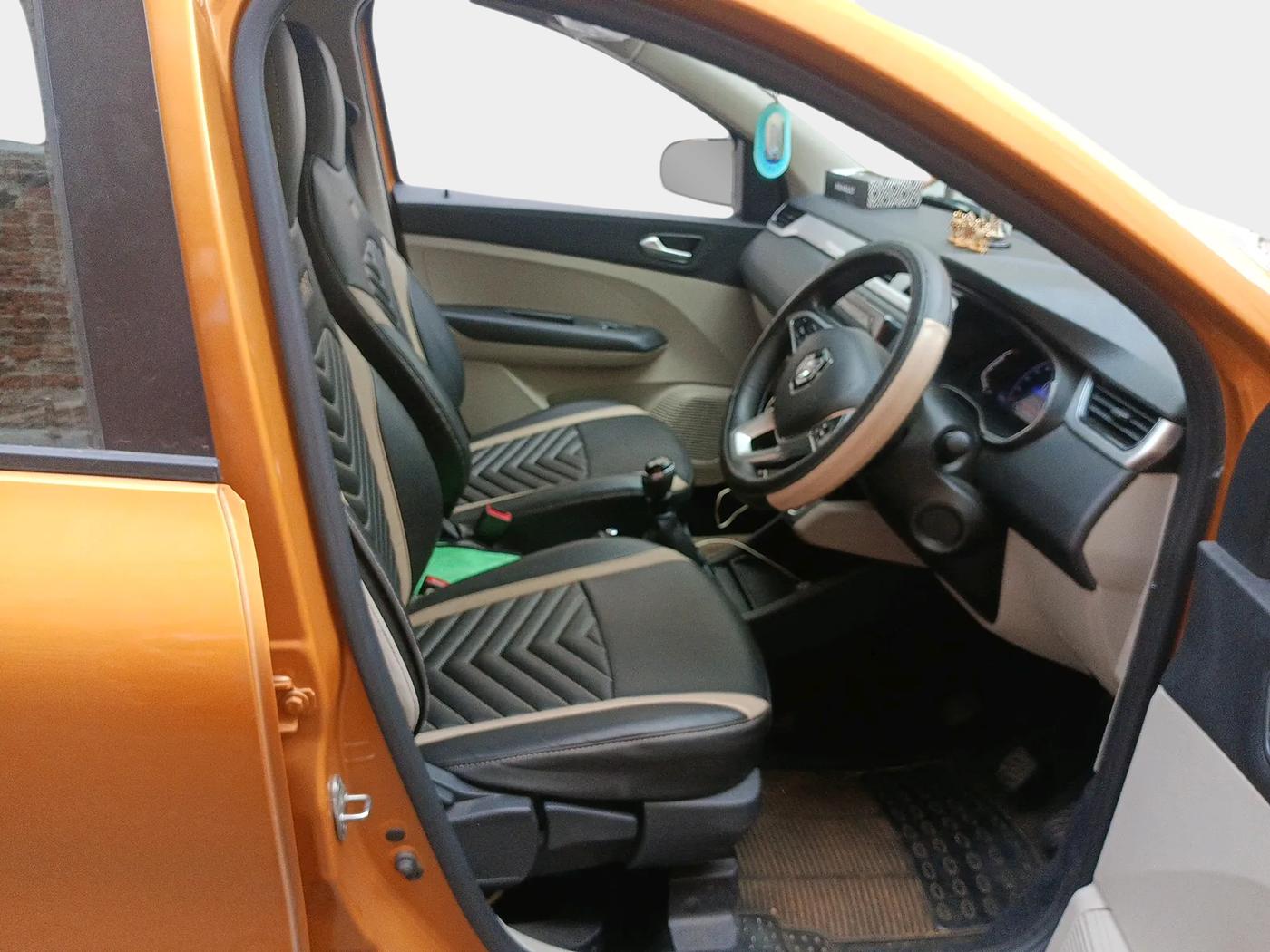 2024 Renault TRIBER RXZ, Petrol, Manual, 5,914 km, interior