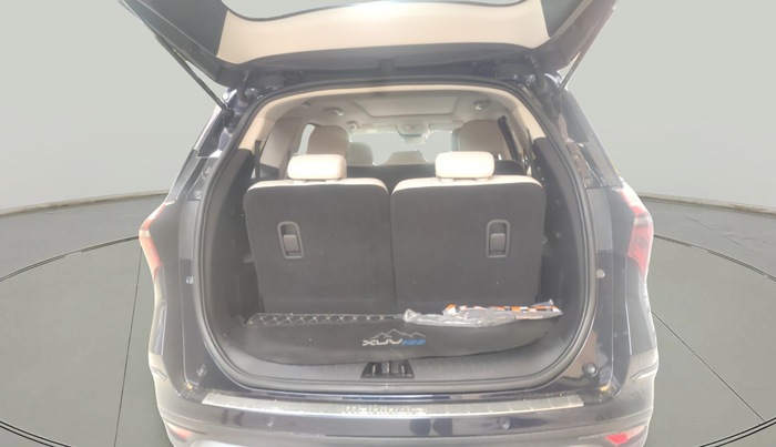 2021 Mahindra XUV700 AX 7 LUXURY P AT 7 STR, Petrol, Automatic, 29,044 km, exterior