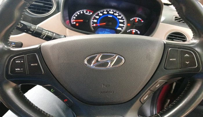 2016 Hyundai Grand i10 ASTA (O) 1.2 KAPPA VTVT, Petrol, Manual, 1,35,422 km, interior