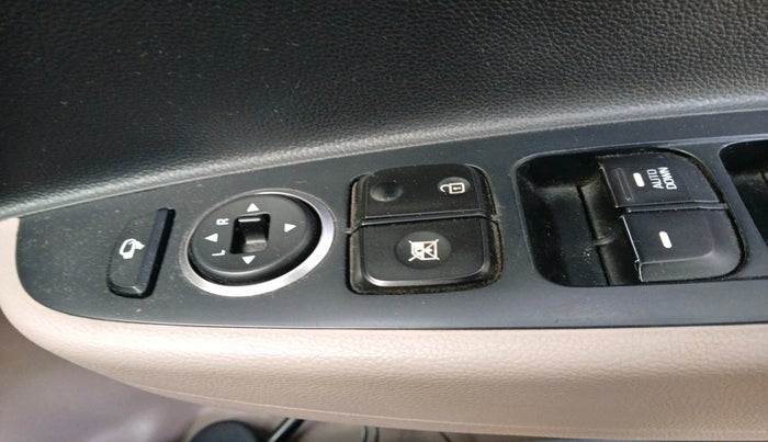 2016 Hyundai Grand i10 ASTA (O) 1.2 KAPPA VTVT, Petrol, Manual, 1,35,422 km, interior