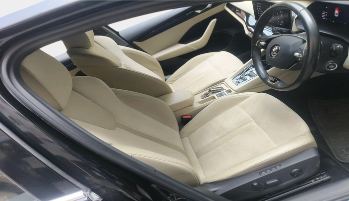 2021 Skoda Octavia STYLE 2.0, Petrol, Automatic, 19,041 km, interior