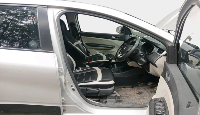 2021 Renault TRIBER RXZ, Petrol, Manual, 26,265 km, interior