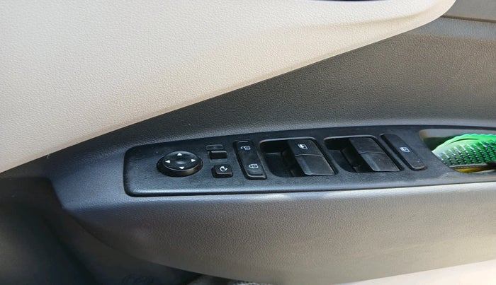 2021 Hyundai AURA SX 1.2 (O), Petrol, Manual, 66,691 km, interior