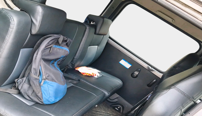 2023 Maruti Eeco 5 STR AC, Petrol, Manual, 9,124 km, interior