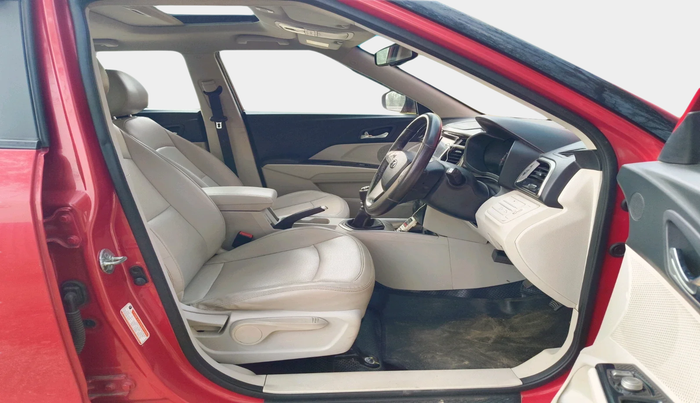 2020 Mahindra XUV300 W8 (O) 1.2 PETROL, Petrol, Manual, 55,190 km, interior