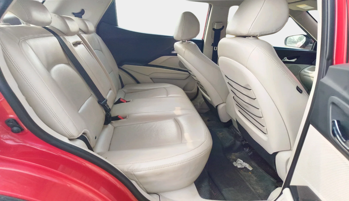 2020 Mahindra XUV300 W8 (O) 1.2 PETROL, Petrol, Manual, 55,190 km, interior
