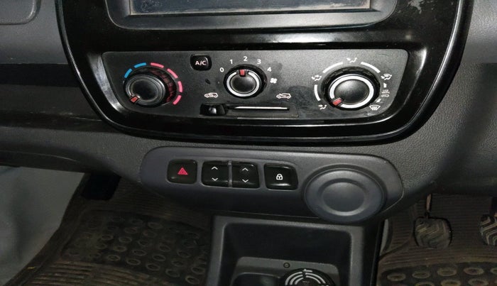 2016 Renault Kwid RXT 0.8, Petrol, Manual, 1,64,623 km, interior