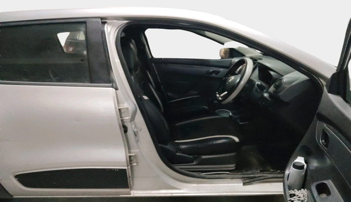 2016 Renault Kwid RXT 0.8, Petrol, Manual, 1,64,623 km, interior