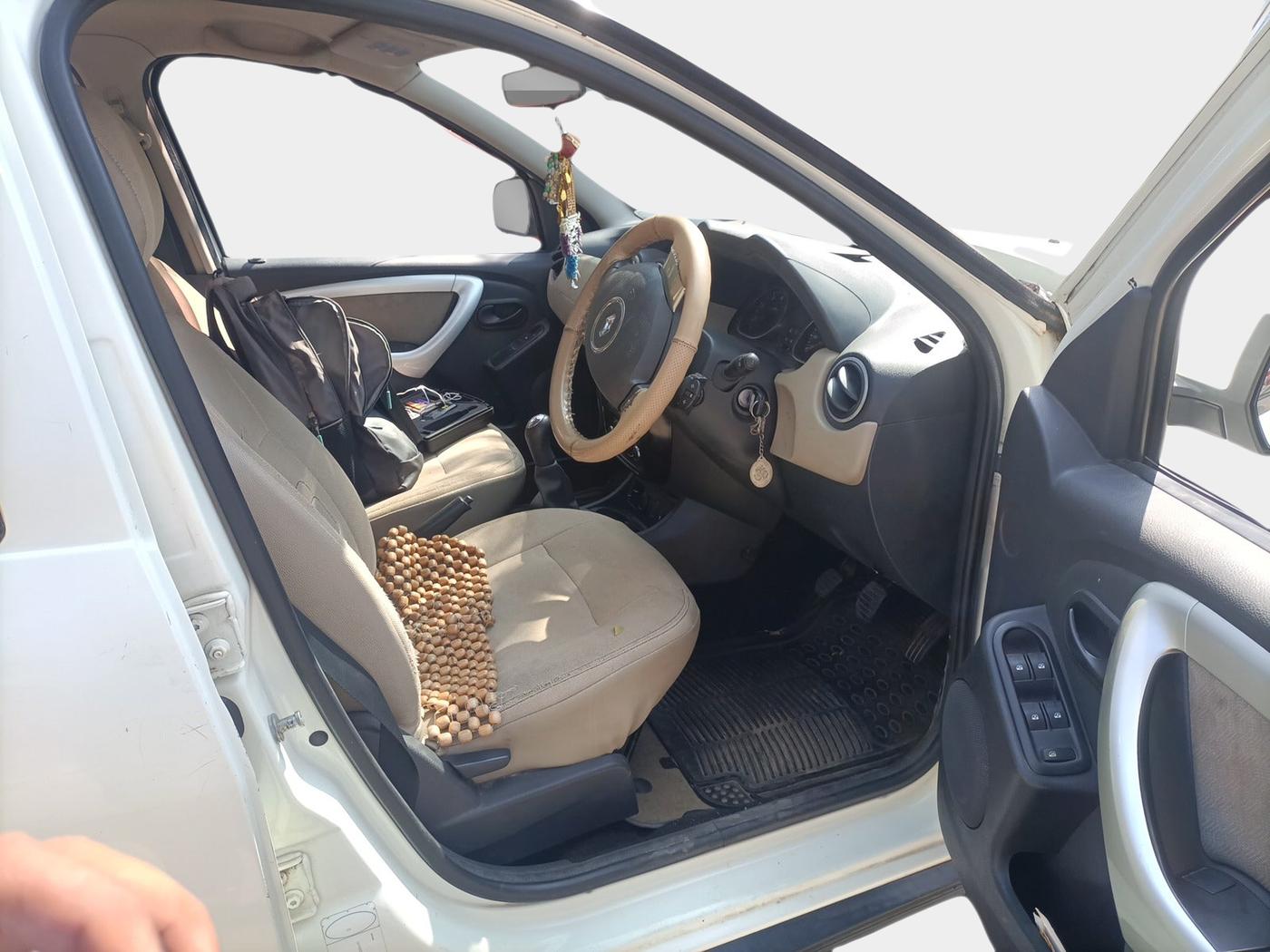 2013 Renault Duster RXL PETROL, Petrol, Manual, 59,770 km, interior