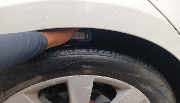 2013 Hyundai Verna FLUIDIC 1.6 CRDI SX, Diesel, Manual, 1,59,190 km, tyre