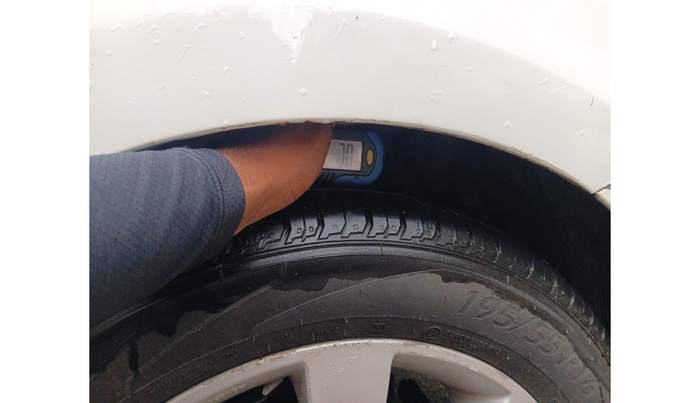 2013 Hyundai Verna FLUIDIC 1.6 CRDI SX, Diesel, Manual, 1,59,190 km, tyre