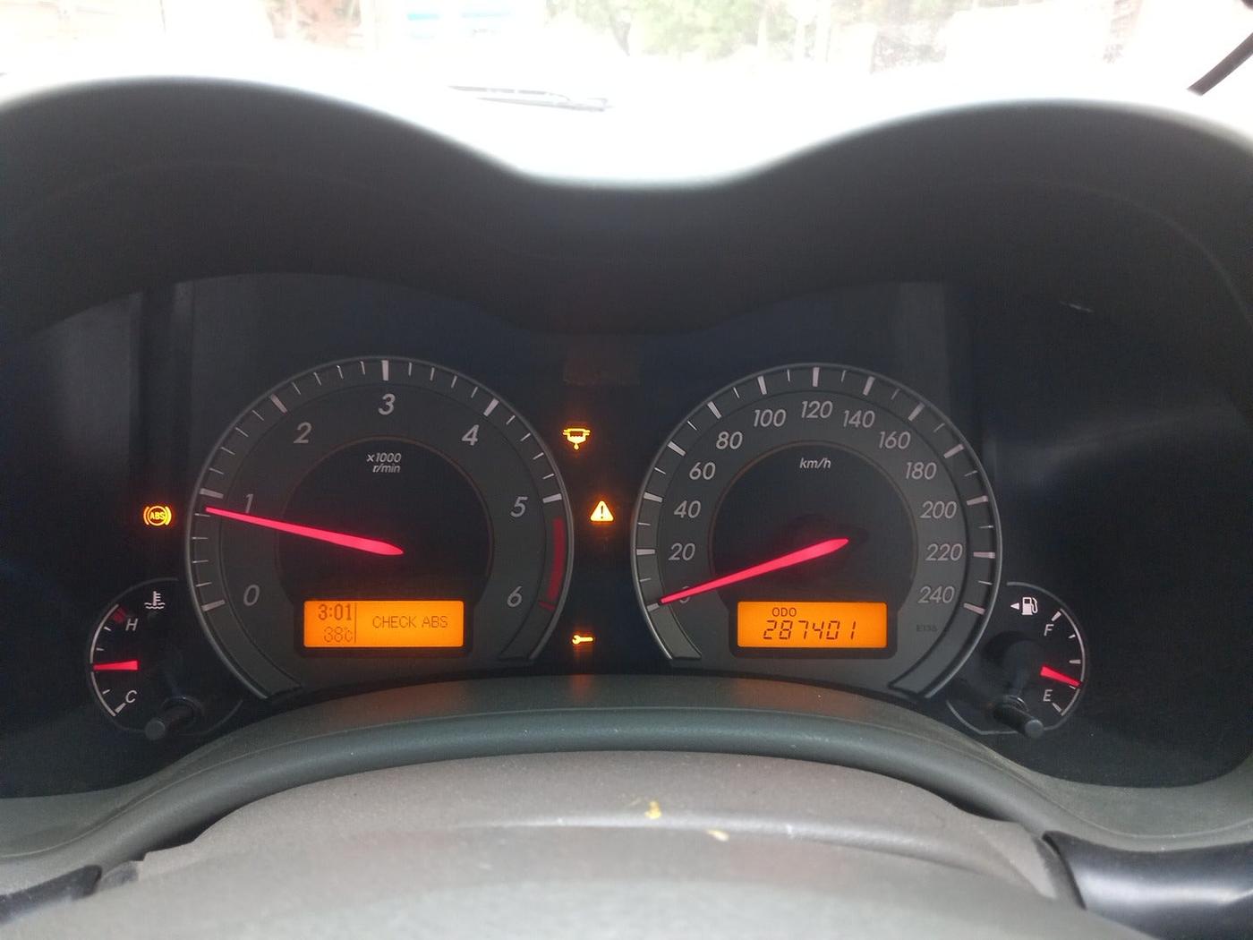 2010 Toyota Corolla Altis G DIESEL, Diesel, Manual, 2,87,401 km, interior