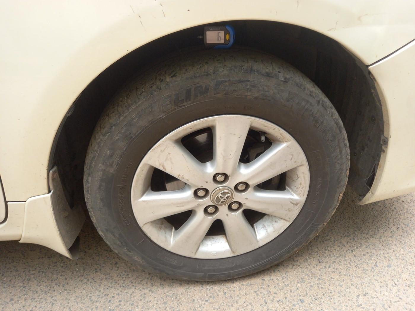 2010 Toyota Corolla Altis G DIESEL, Diesel, Manual, 2,87,401 km, tyre
