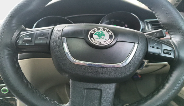 2010 Skoda Superb ELEGANCE 2.0 TDI CR AT, Diesel, Automatic, 1,46,868 km, interior