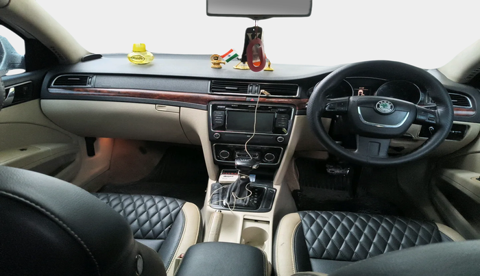 2010 Skoda Superb ELEGANCE 2.0 TDI CR AT, Diesel, Automatic, 1,46,868 km, interior