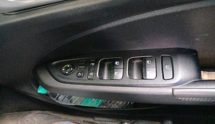 2019 Hyundai VENUE SX(O) 1.4 CRDI, Diesel, Manual, 1,12,477 km, interior