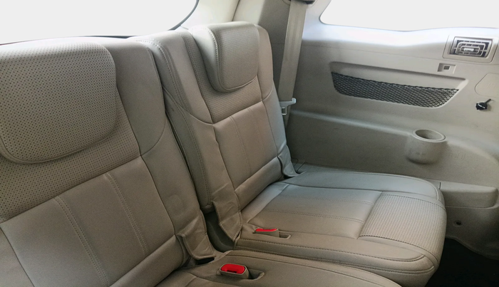 2016 Mahindra XUV500 W10 AT, Diesel, Automatic, 1,10,831 km, interior