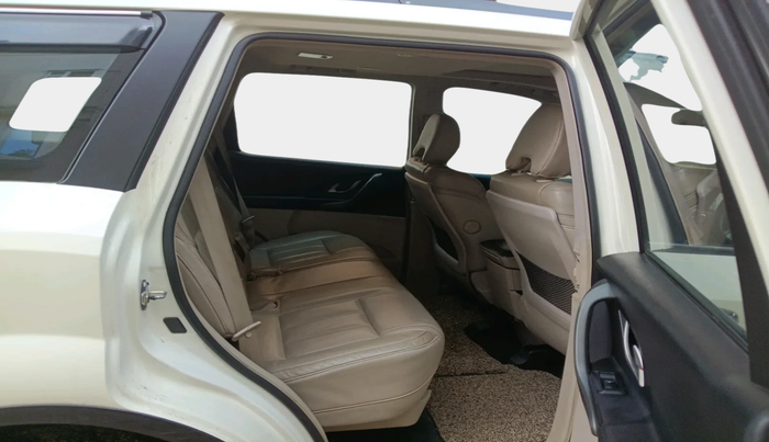 2016 Mahindra XUV500 W10 AT, Diesel, Automatic, 1,10,831 km, interior