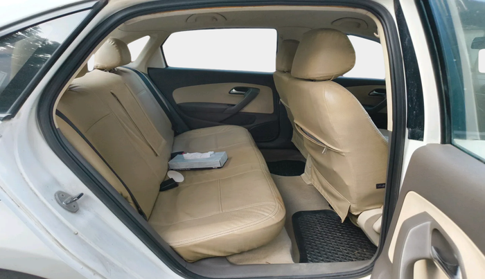 2010 Volkswagen Vento HIGHLINE 1.6 MPI, Petrol, Manual, 1,06,277 km, interior