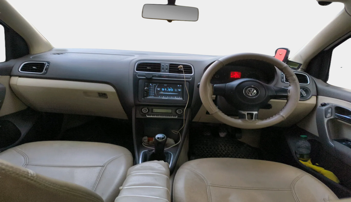 2010 Volkswagen Vento HIGHLINE 1.6 MPI, Petrol, Manual, 1,06,277 km, interior