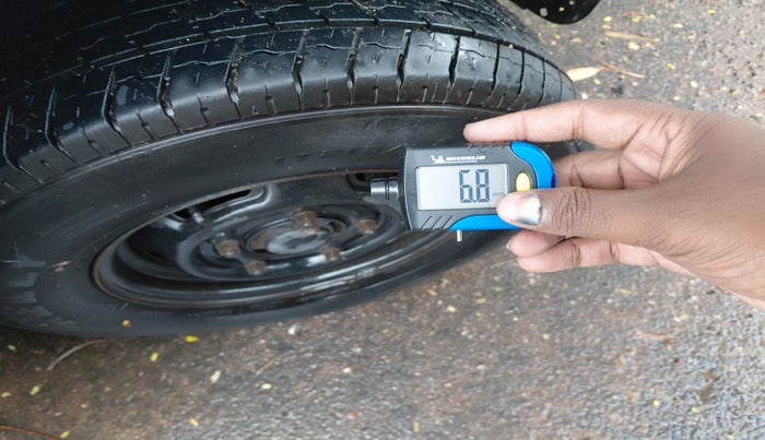 2011 Mahindra Bolero VLX CRDE, Diesel, Manual, 1,70,339 km, tyre