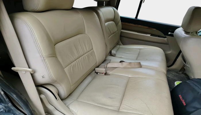 2011 Ford Endeavour 3.0L 4X2 AT, Diesel, Automatic, 1,42,000 km, interior