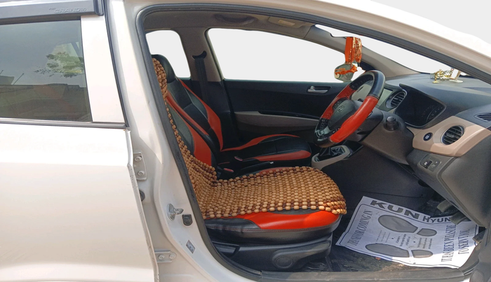 2017 Hyundai Grand i10 ASTA 1.2 KAPPA VTVT, Petrol, Manual, 85,640 km, interior