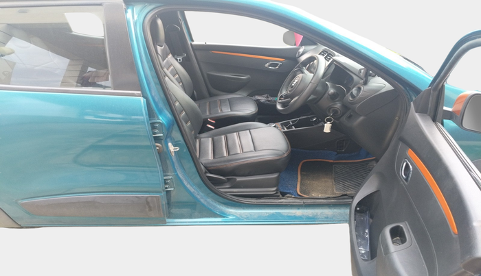 2019 Renault Kwid CLIMBER 1.0 AMT (O), Petrol, Automatic, 54,533 km, interior