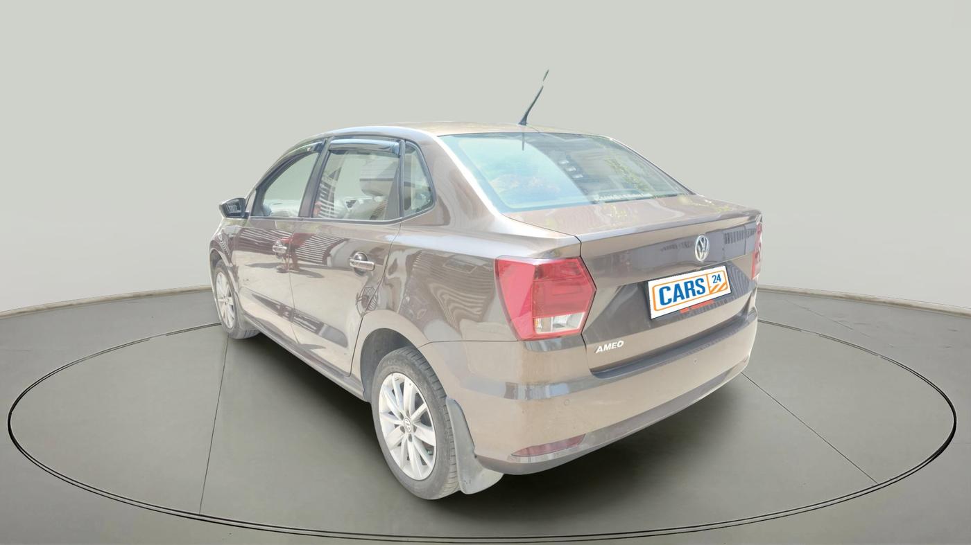 2017 Volkswagen Ameo HIGHLINE1.2L, Petrol, Manual, 1,83,544 km, exterior