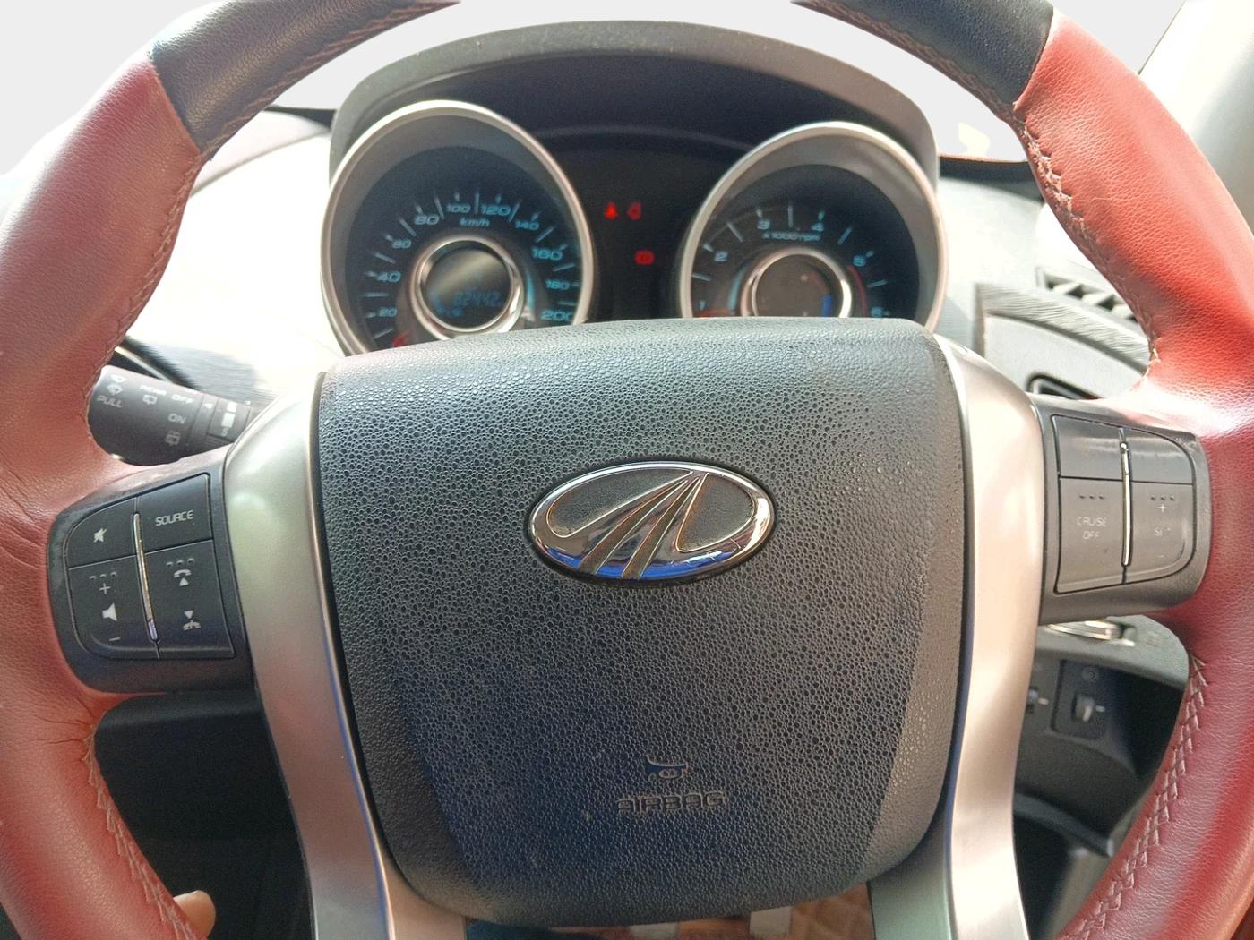 2019 Mahindra XUV500 W9, Diesel, Manual, 85,625 km, interior