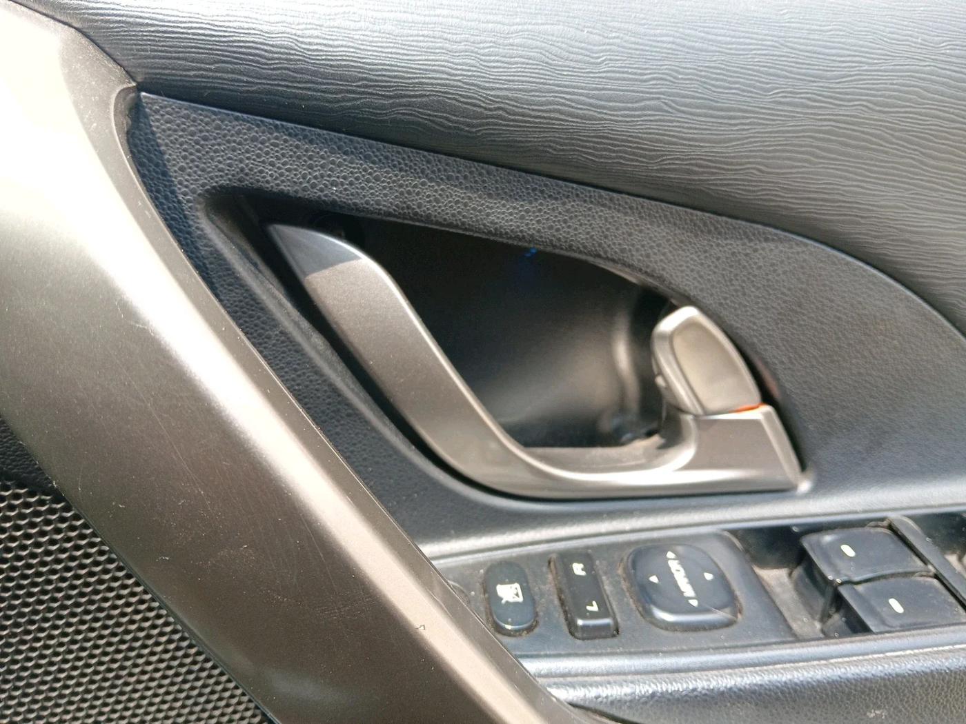 2019 Mahindra XUV500 W9, Diesel, Manual, 85,625 km, interior